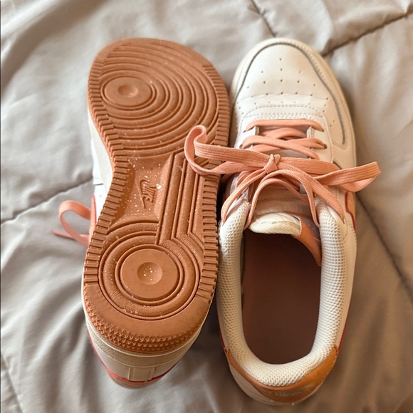 Nike Sneakers White and Peach - Picture 4 of 12